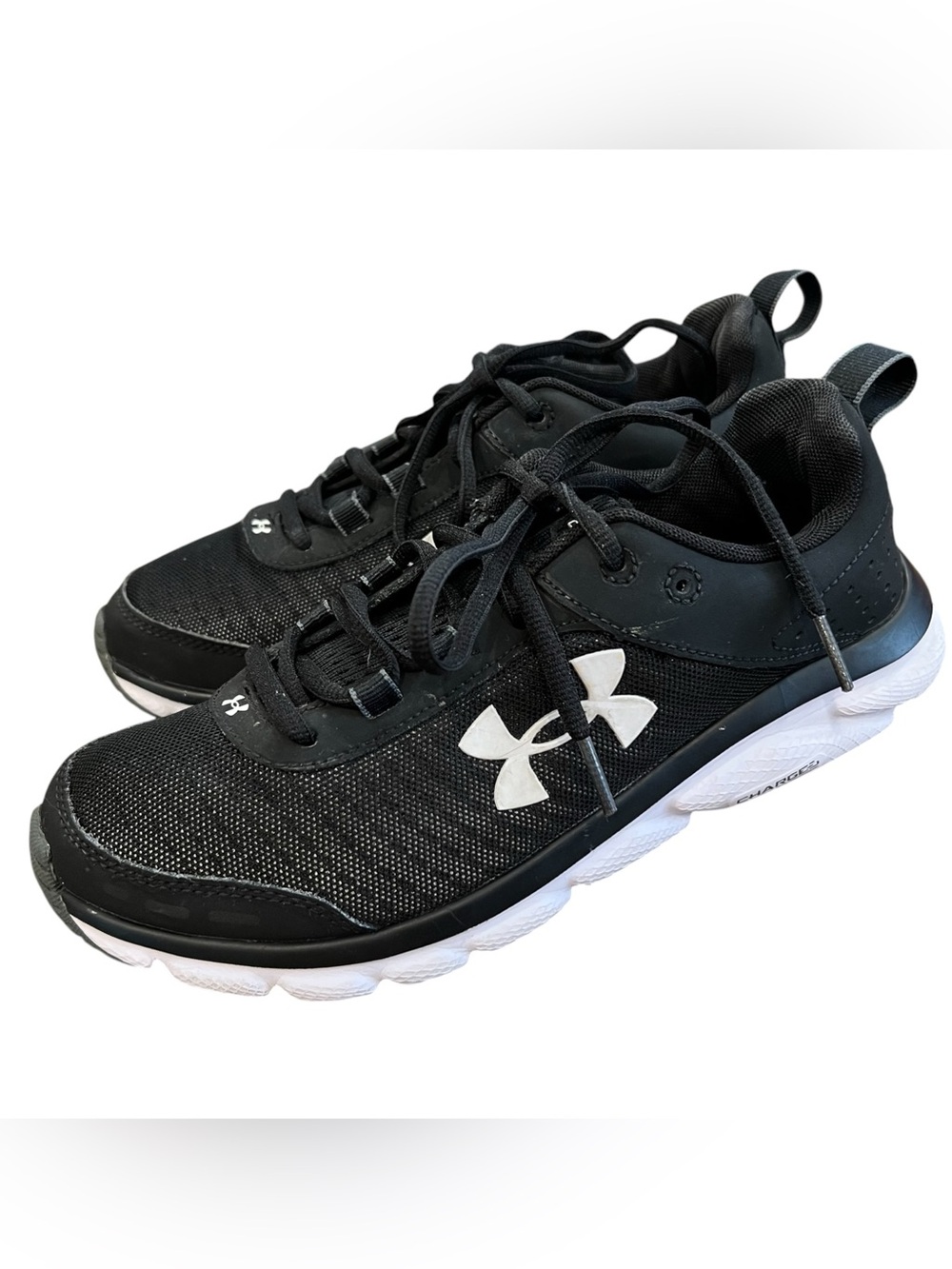 Under Armour Charged Assert 8 Women’s Running Shoes Black White Size 8 EUC
